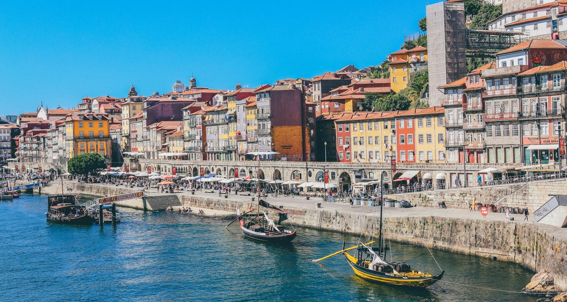 The Best Deals for a Seamless Journey: Car Rental at Porto Airport