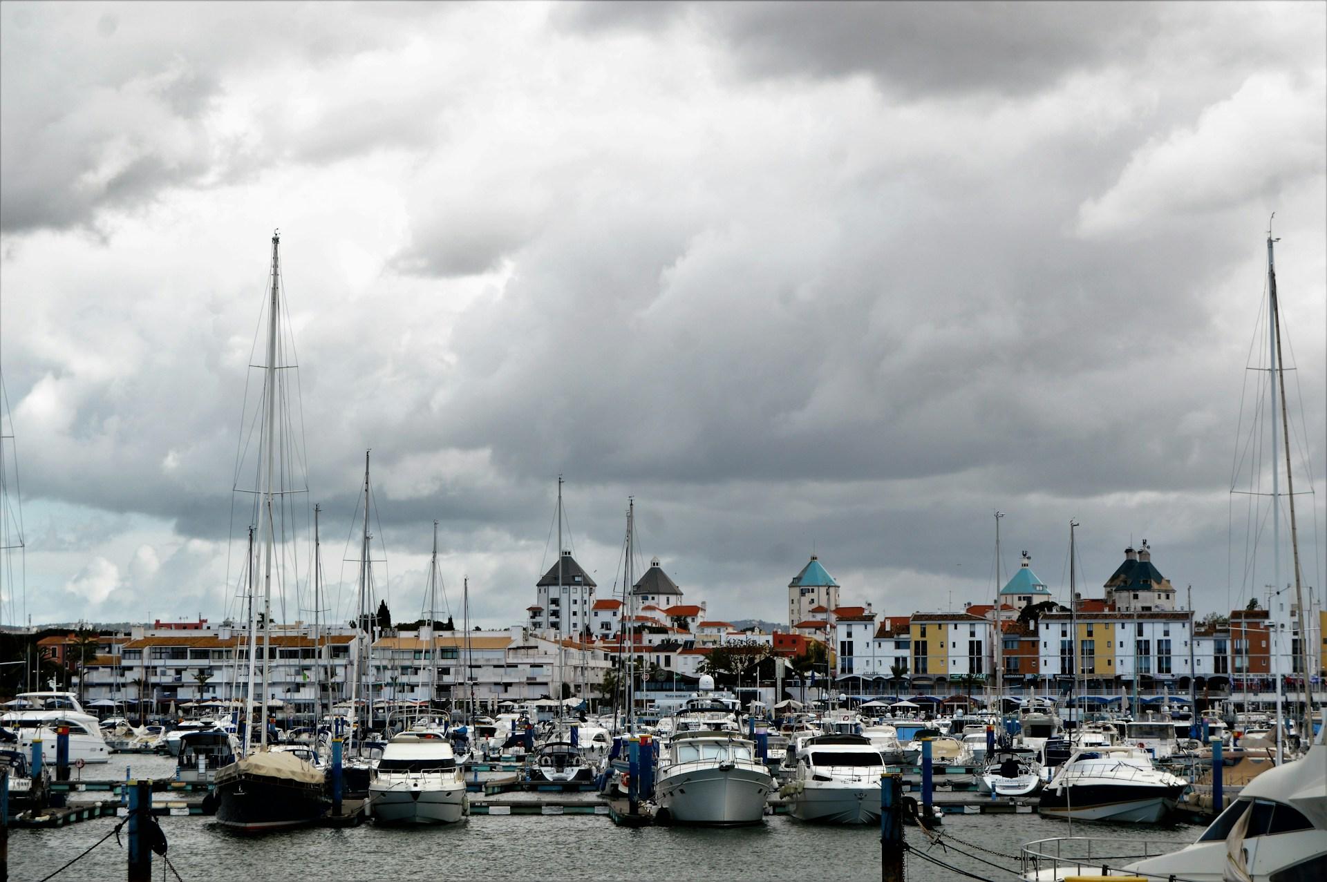 Benefits of Car Hire in Faro: