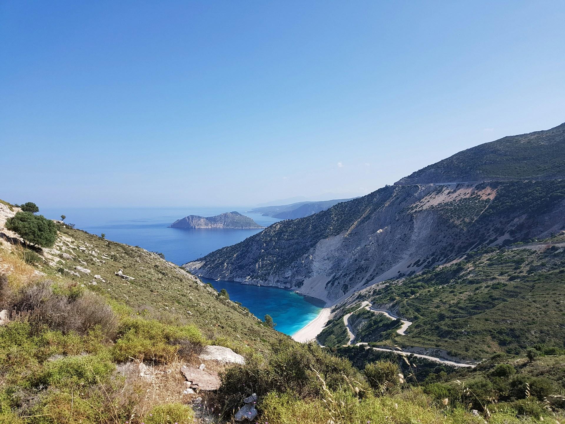 Advantages of Renting a Car in Kefalonia: