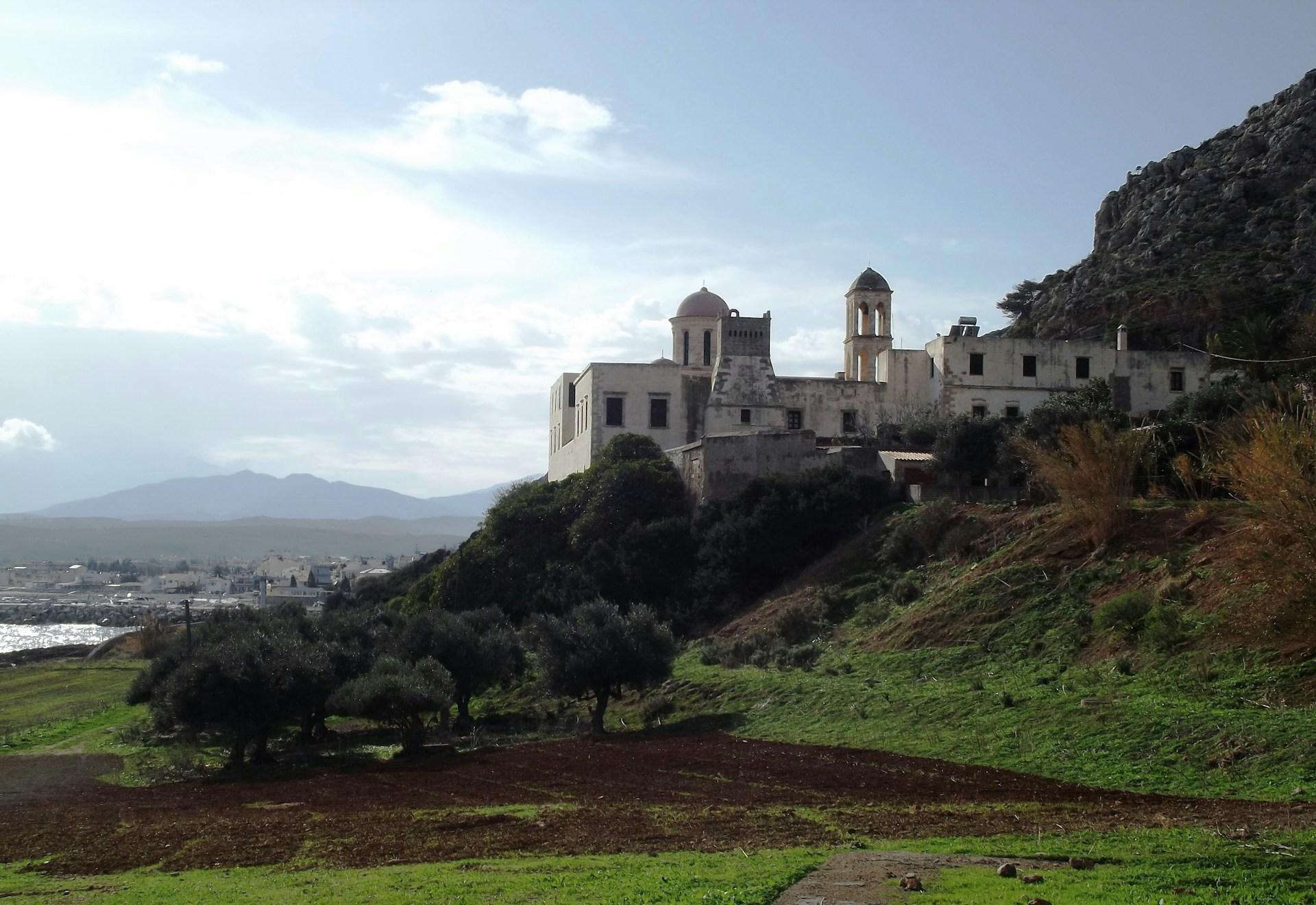 Car Rental in Kolymvari – Discover Western Crete at Your Own Speed