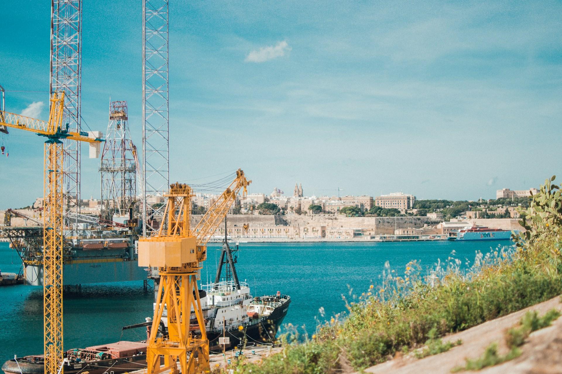 Why Rent a Car in Senglea?