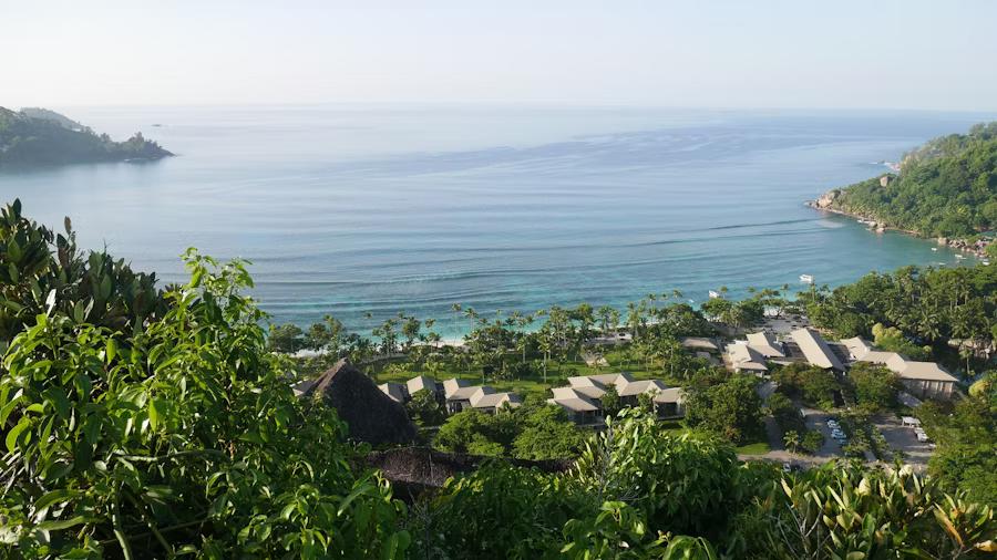 Why choose a rental car in Seychelles?